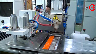 Soldador por puntos de doble cabezal MFDC de 880KVA para barra colectora de aluminio DB-880-15001