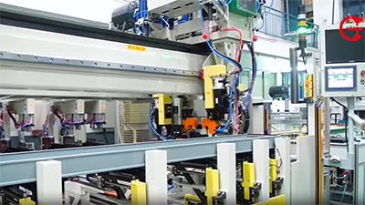 Remachadora de ensamblaje automático 15T para la barra colectora de aluminio ZMY-015-001-14001